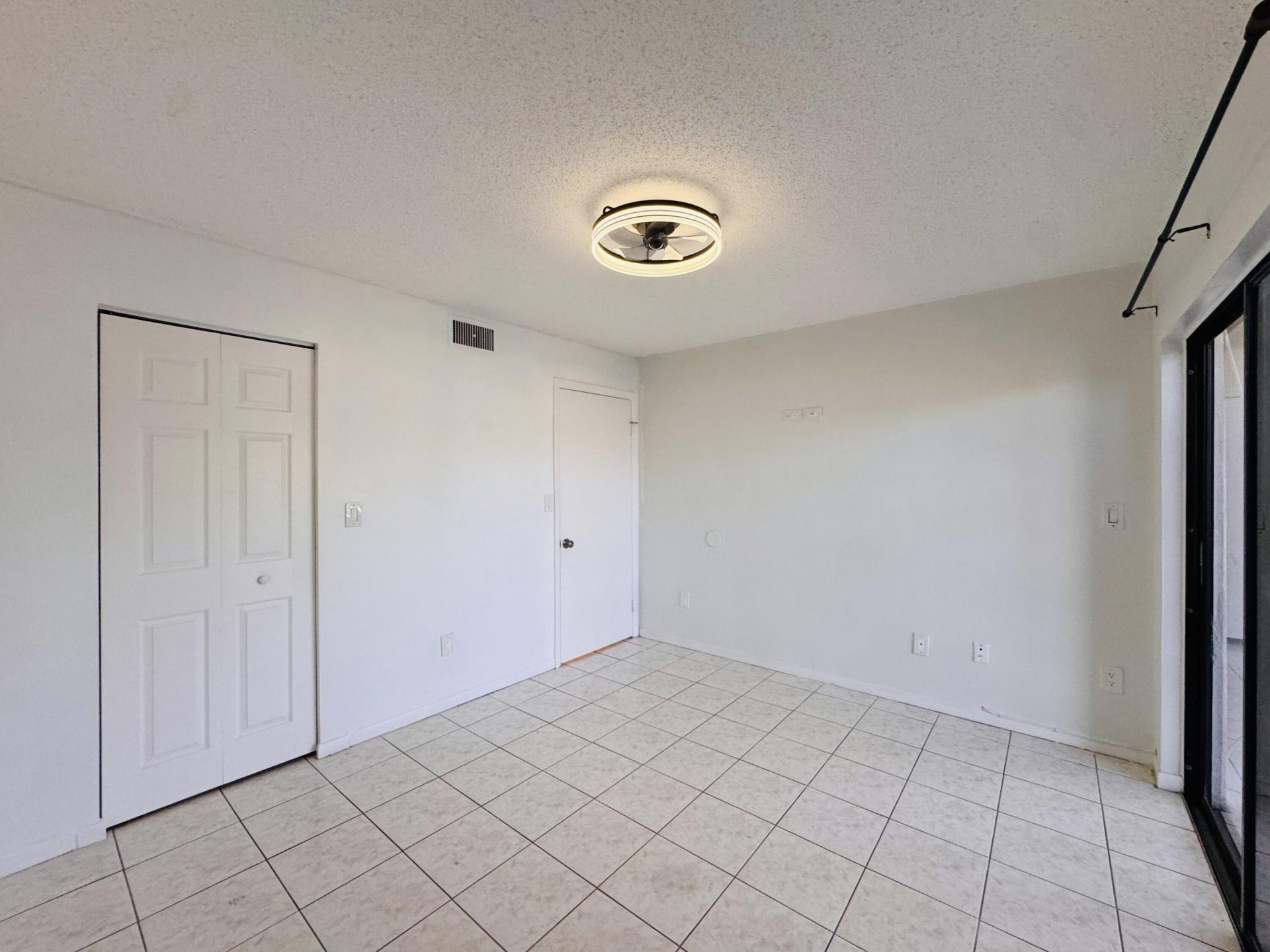 809 NE 199th Street, Unit 105-7, Miami, FL 33179 Photo