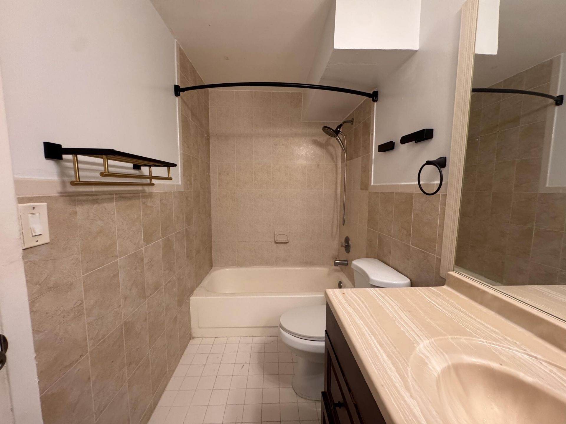809 NE 199th Street, Unit 105-7, Miami, FL 33179 Photo