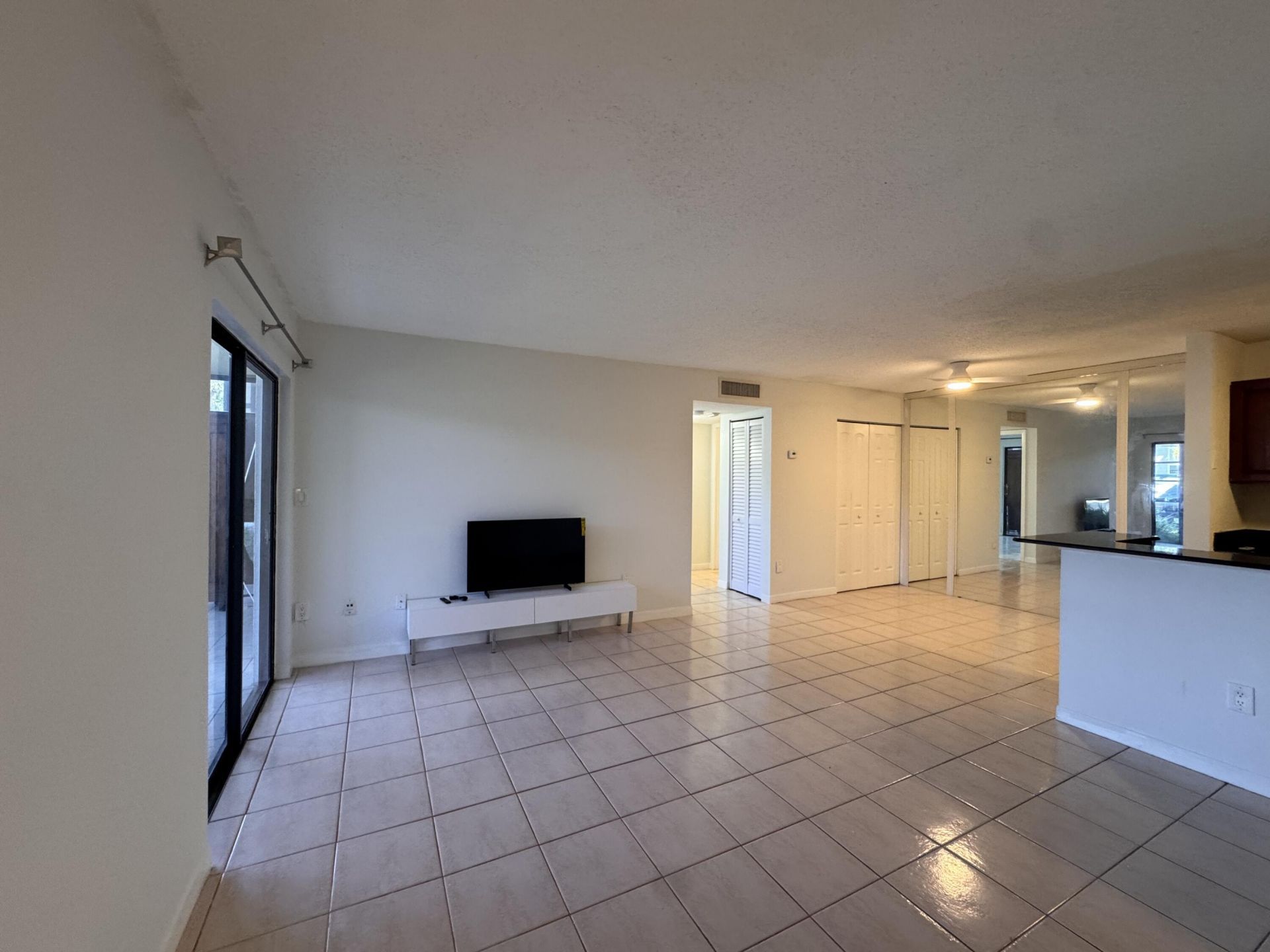 809 NE 199th Street, Unit 105-7, Miami, FL 33179 Photo