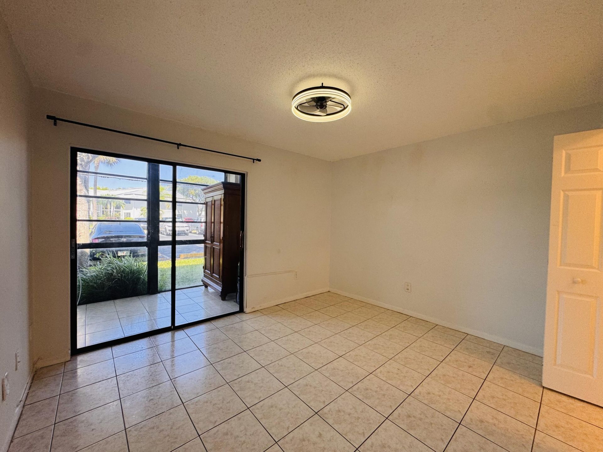 809 NE 199th Street, Unit 105-7, Miami, FL 33179 Photo