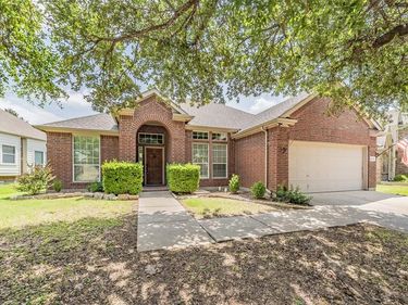 8648 Prairie Dawn Drive, Fort Worth, TX 76131