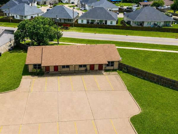 1411 Courtney Place , Cleburne, TX 76033