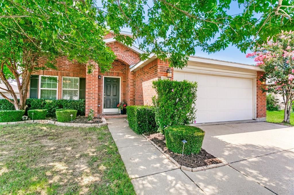 1208 Krista Drive, Burleson, TX 76028 Main Photo