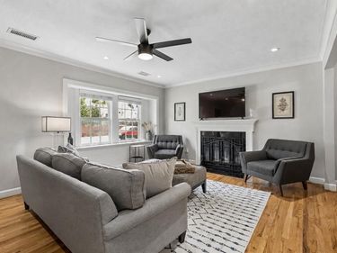 5426 Stoneleigh Avenue, Dallas, TX 75235