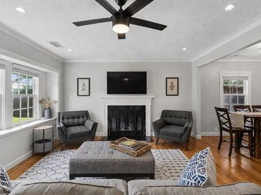 5426 Stoneleigh Avenue, Dallas, TX 75235