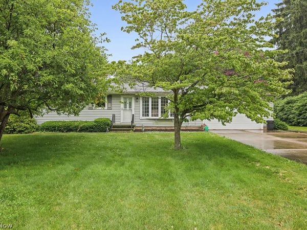 5260 Huckleberry Street NW, North Canton, OH 44720