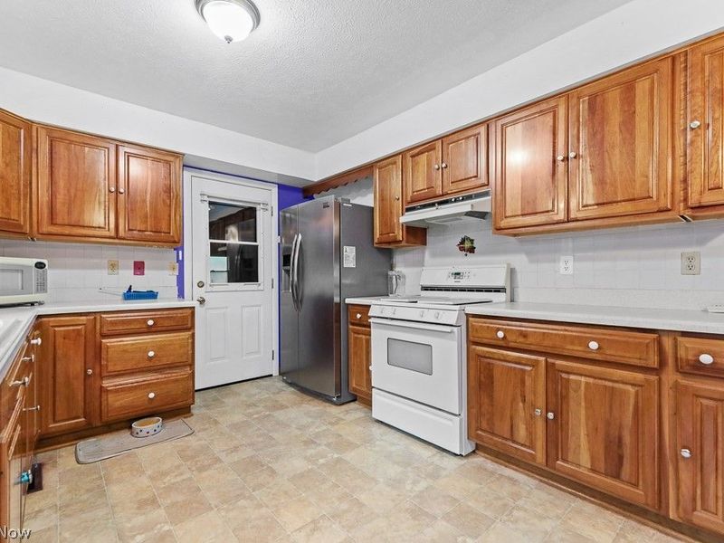 5260 Huckleberry Street NW, North Canton, OH 44720 Photo 7