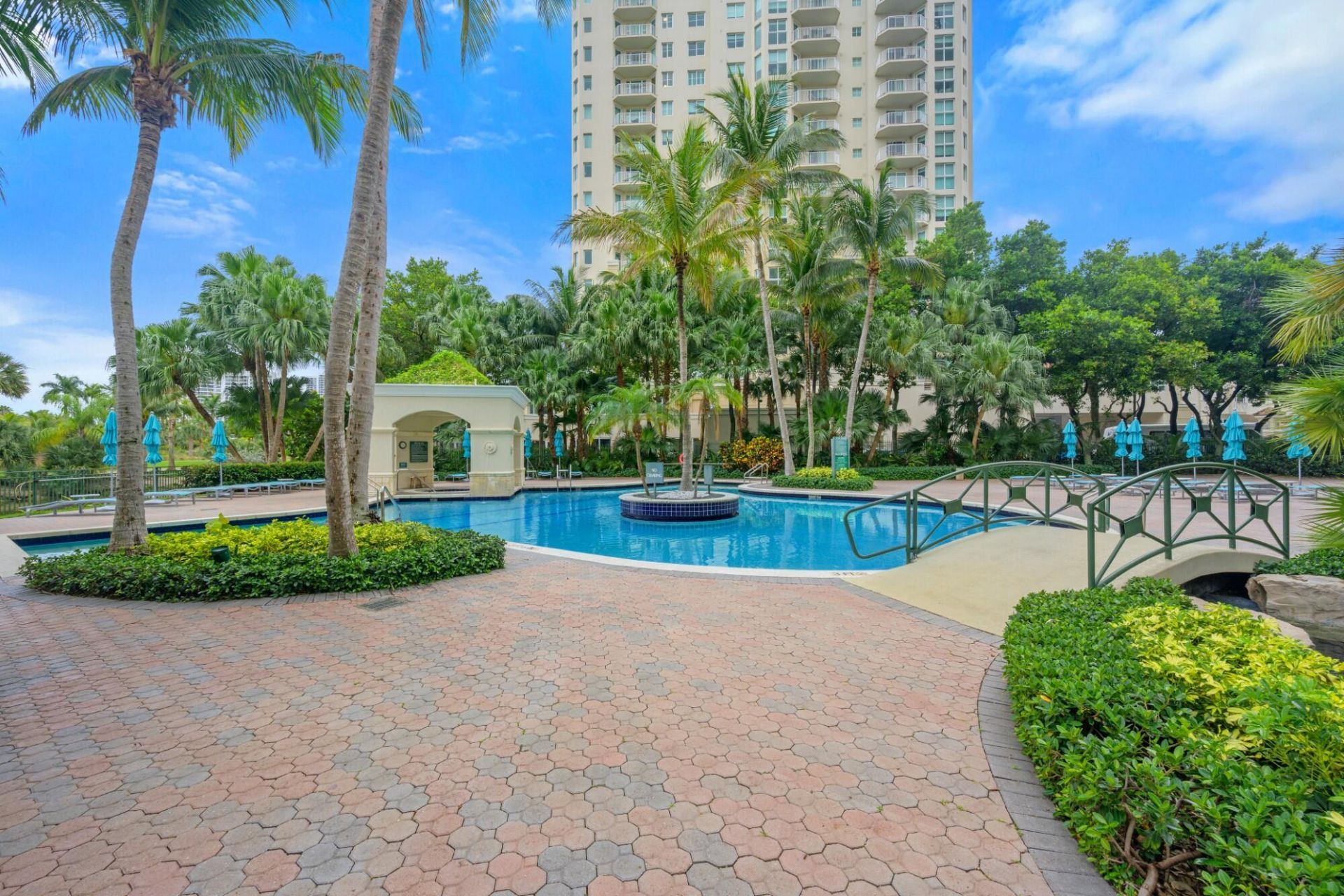 19501 W Country Club Drive, Unit 1412, Aventura, FL 33180 Photo