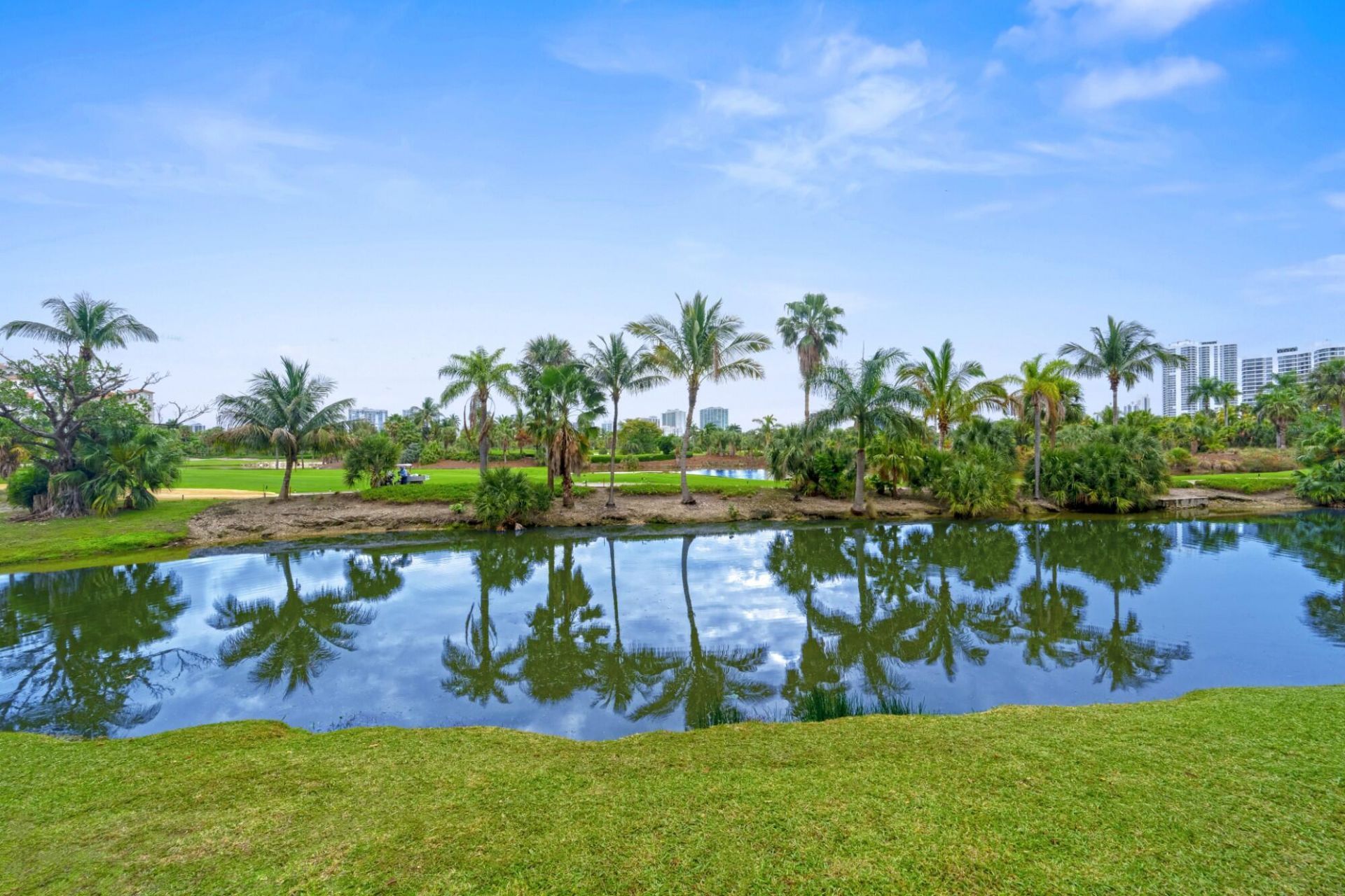 19501 W Country Club Drive, Unit 1412, Aventura, FL 33180 Photo