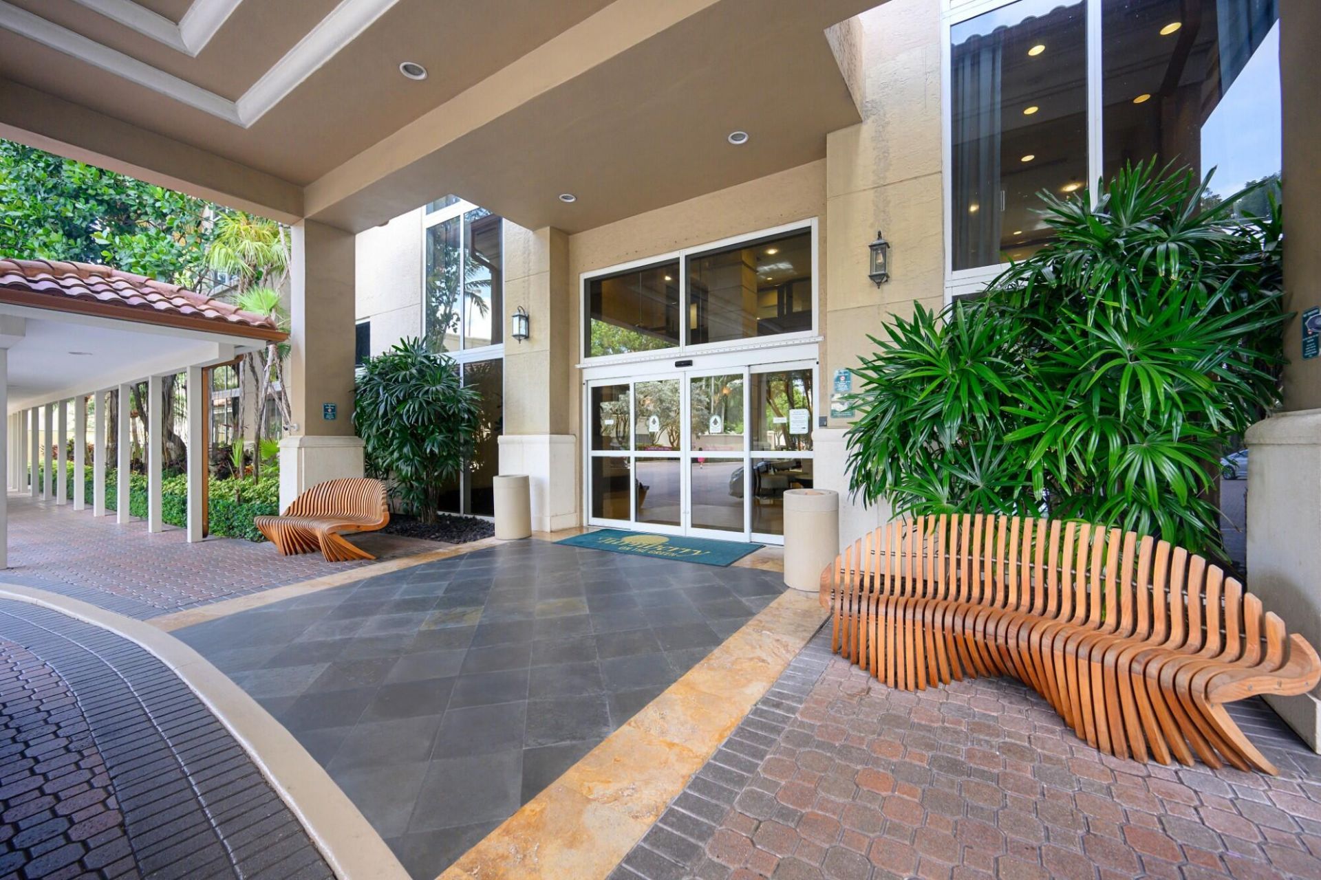 19501 W Country Club Drive, Unit 1412, Aventura, FL 33180 Photo