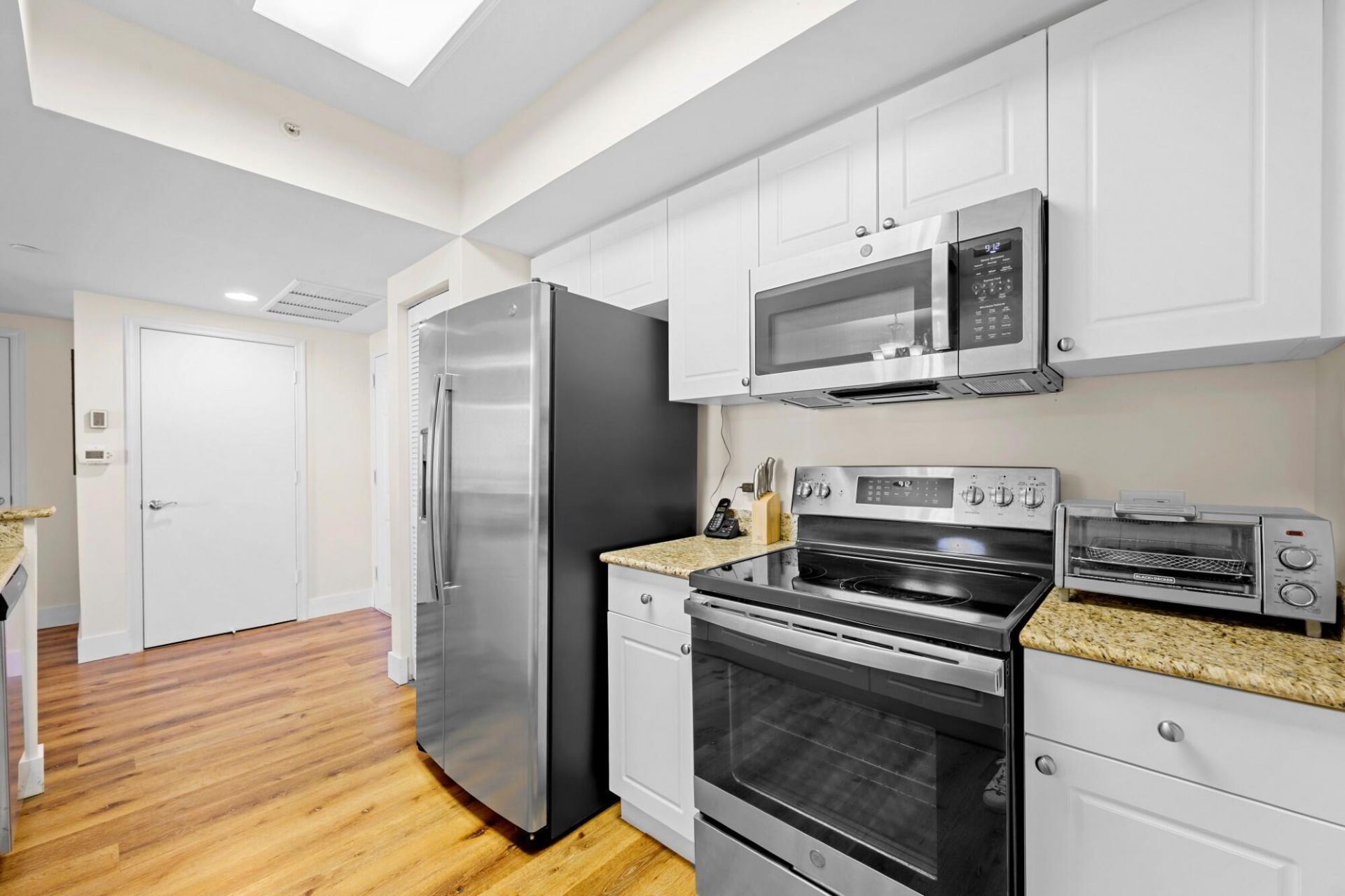 19501 W Country Club Drive, Unit 1412, Aventura, FL 33180 Photo