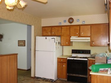 27 BONNIE BRAE Circle, COUNCIL BLUFFS, IA 51503