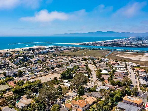 8515 Falmouth Avenue, Unit 405, Playa Del Rey, CA 90293