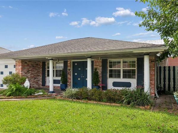 2621 VERONICA Drive, Chalmette, LA 70043