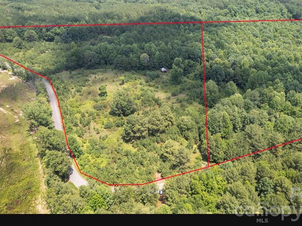 8169 Raccoon Track Drive, Sherrills Ford, NC 28673