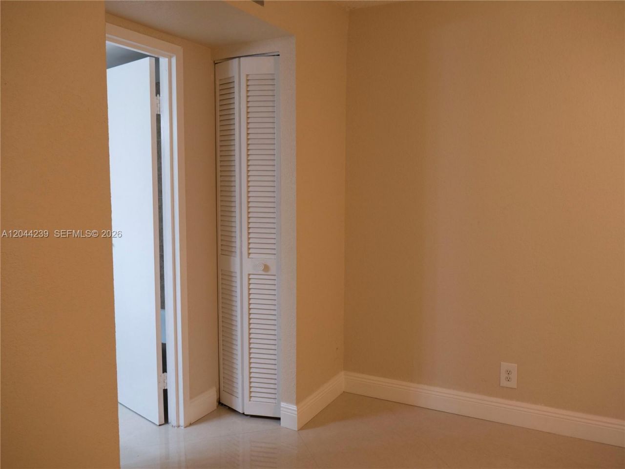 2998 NW 48th Ter , Unit 135, Lauderdale Lakes, FL 33313 Photo