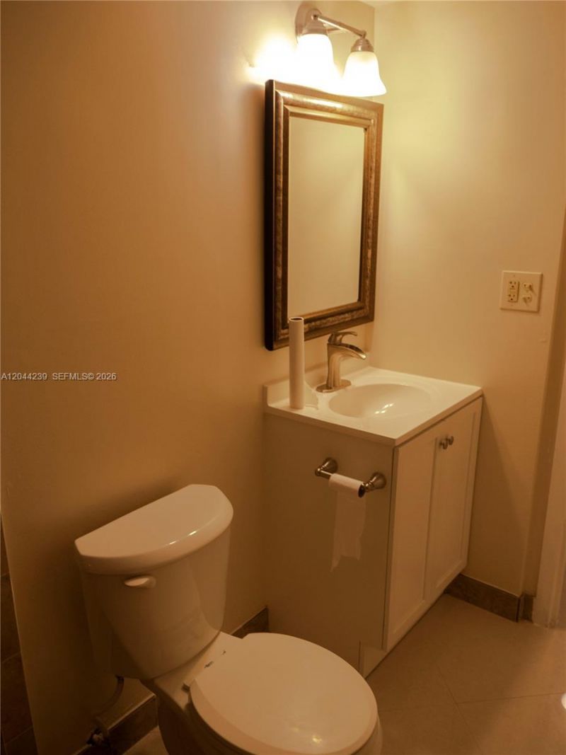 2998 NW 48th Ter , Unit 135, Lauderdale Lakes, FL 33313 Photo