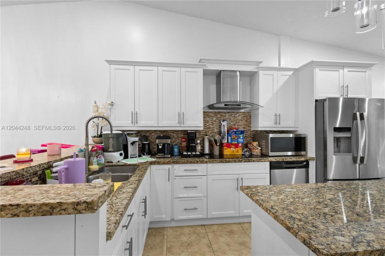 10358 NW 128th Ter , Hialeah Gardens, FL 33018 Photo