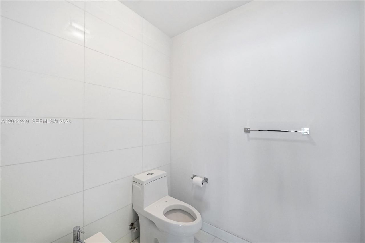 2020 N Bayshore Dr , Unit 3904, Miami, FL 33137 Photo