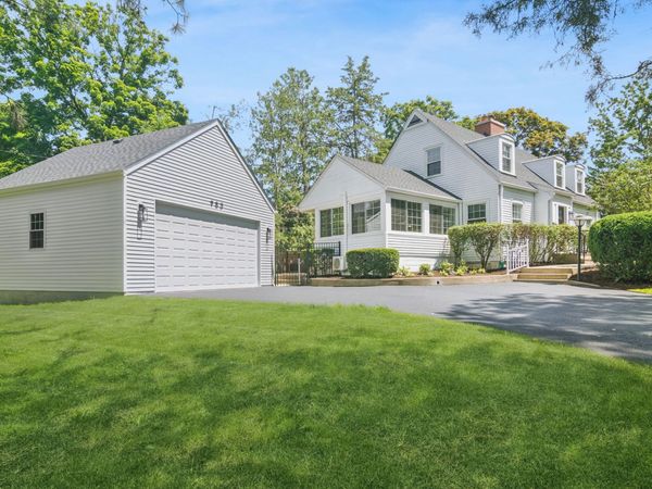 983 Harvard Court , Highland Park, IL 60035