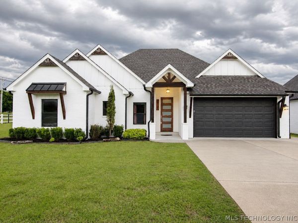 16107 S 251st East Avenue , Coweta, OK 74429