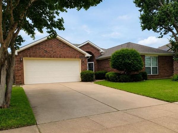 307 Dimes Street, Arlington, TX 76002