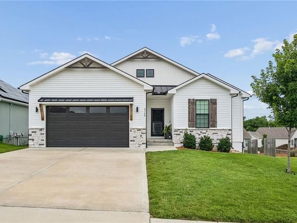 3730 NW 96th Court, Kansas City, MO 64154