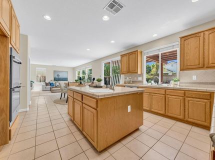 8425 Briggs Dr, Roseville, CA 95747 Photo