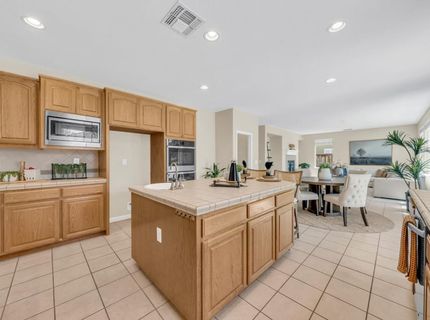8425 Briggs Dr, Roseville, CA 95747 Photo