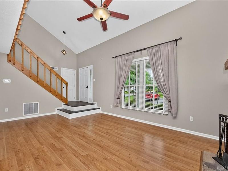 2070 Foxknoll Drive, Centerville, OH 45458 Photo 11