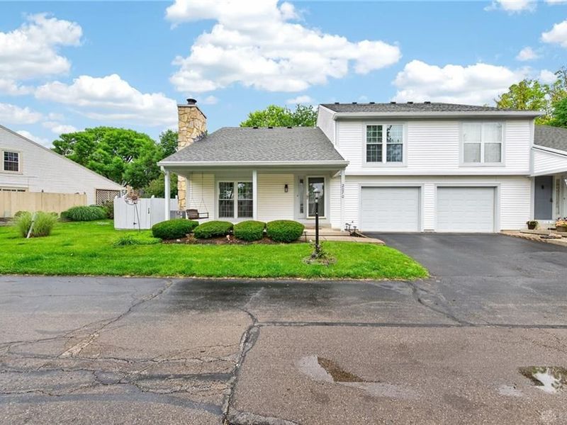 2070 Foxknoll Drive, Centerville, OH 45458 Photo 2