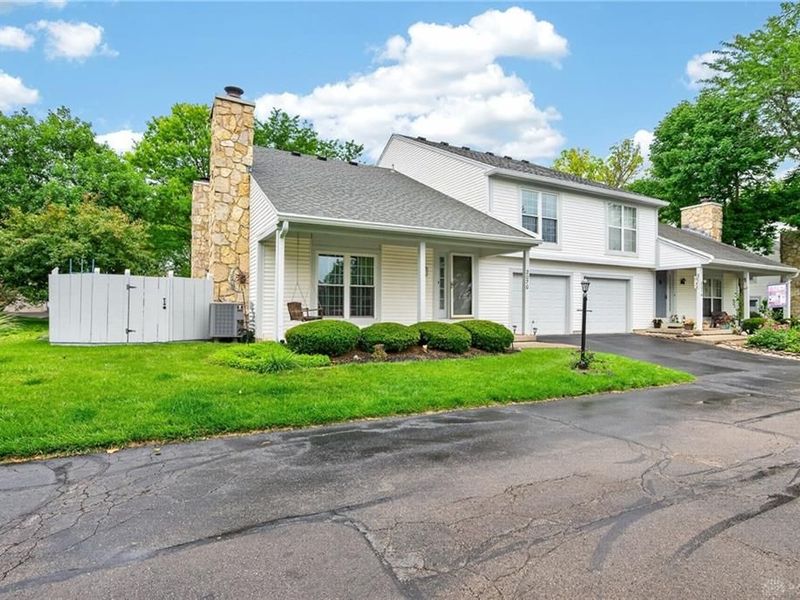 2070 Foxknoll Drive, Centerville, OH 45458 Photo 3