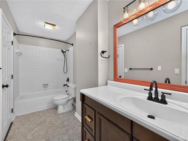2070 Foxknoll Drive, Centerville, OH 45458 Photo 32