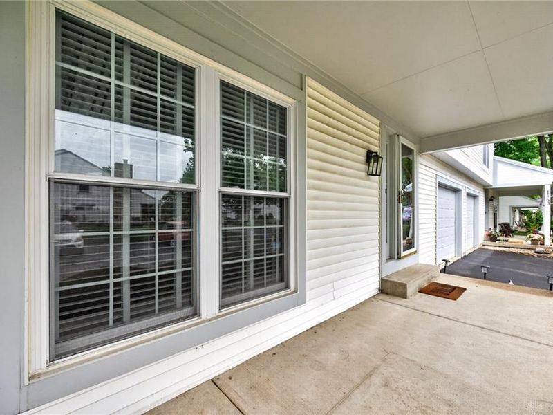 2070 Foxknoll Drive, Centerville, OH 45458 Photo 4