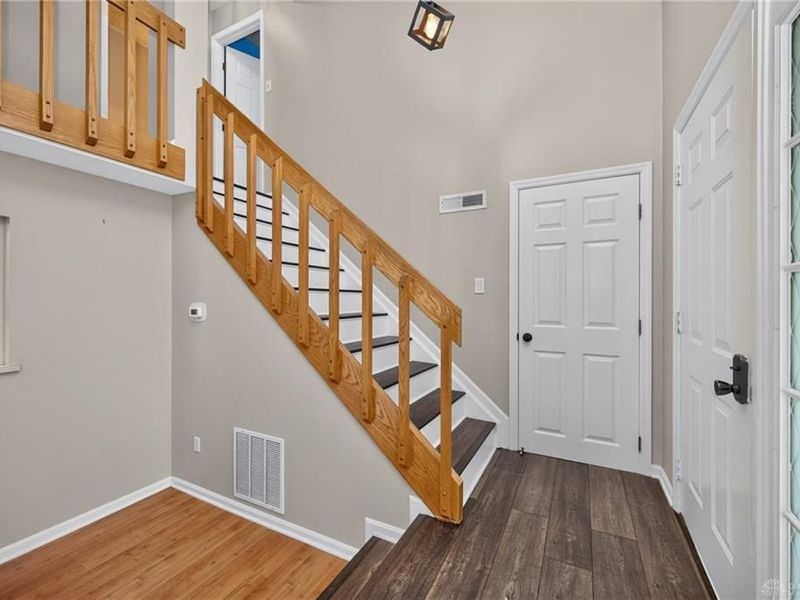 2070 Foxknoll Drive, Centerville, OH 45458 Photo 9