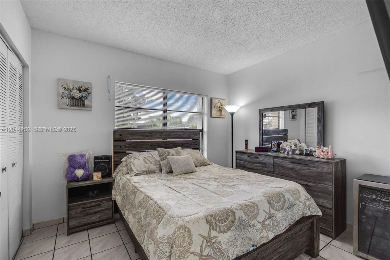 8186 NW 98th Ter, Unit 132, Hialeah Gardens, FL 33016 Photo