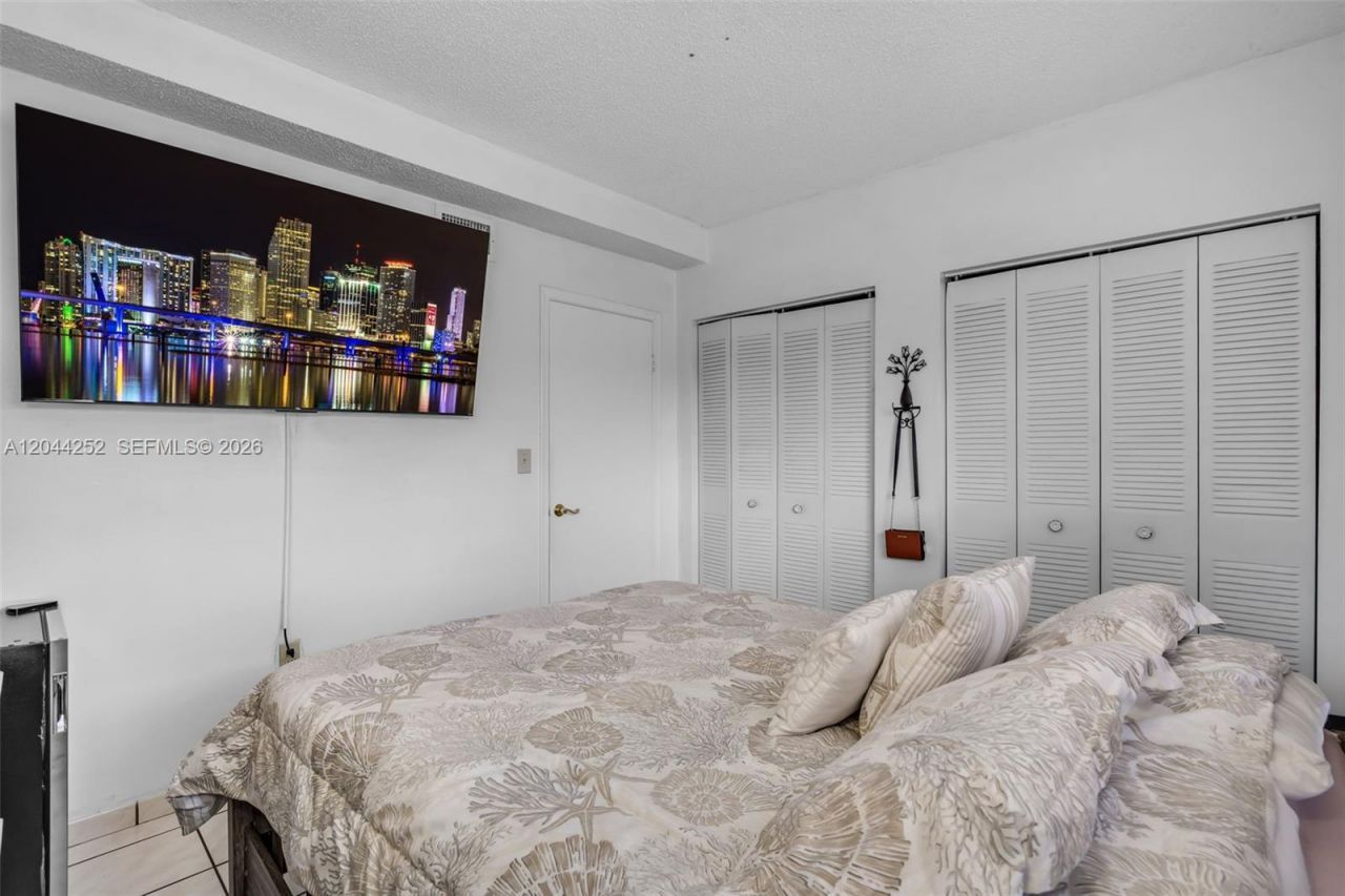 8186 NW 98th Ter, Unit 132, Hialeah Gardens, FL 33016 Photo