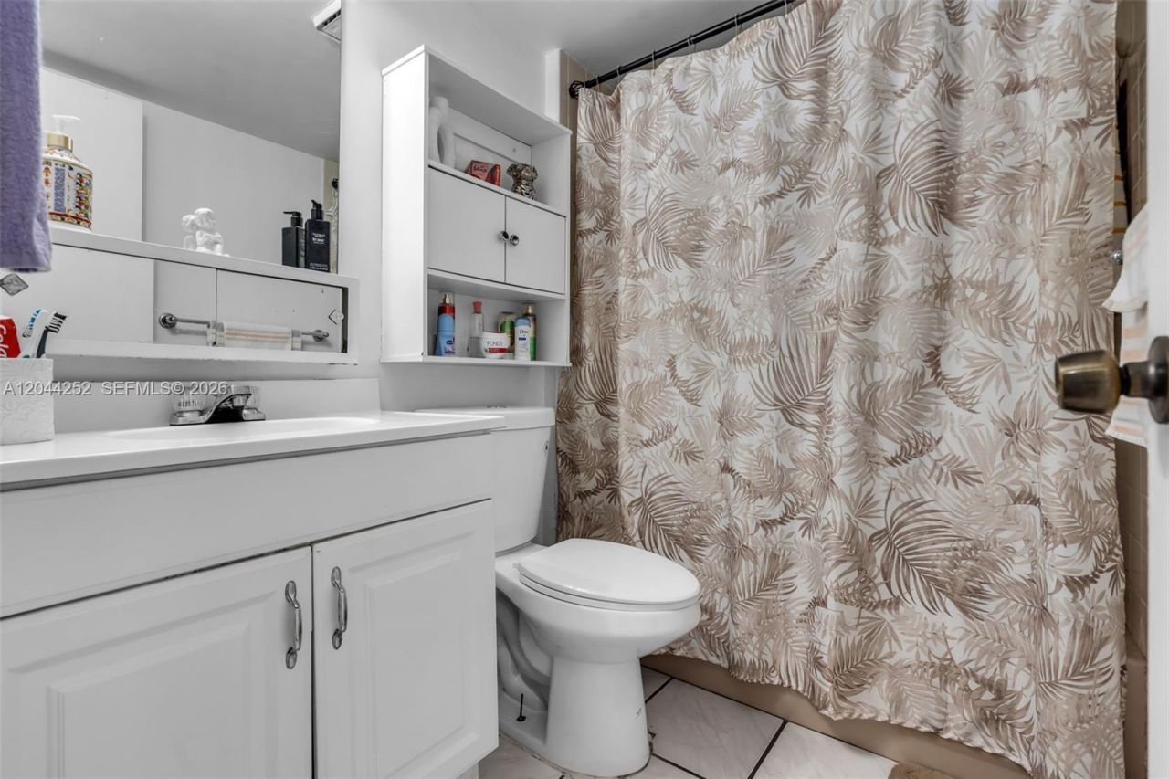8186 NW 98th Ter, Unit 132, Hialeah Gardens, FL 33016 Photo