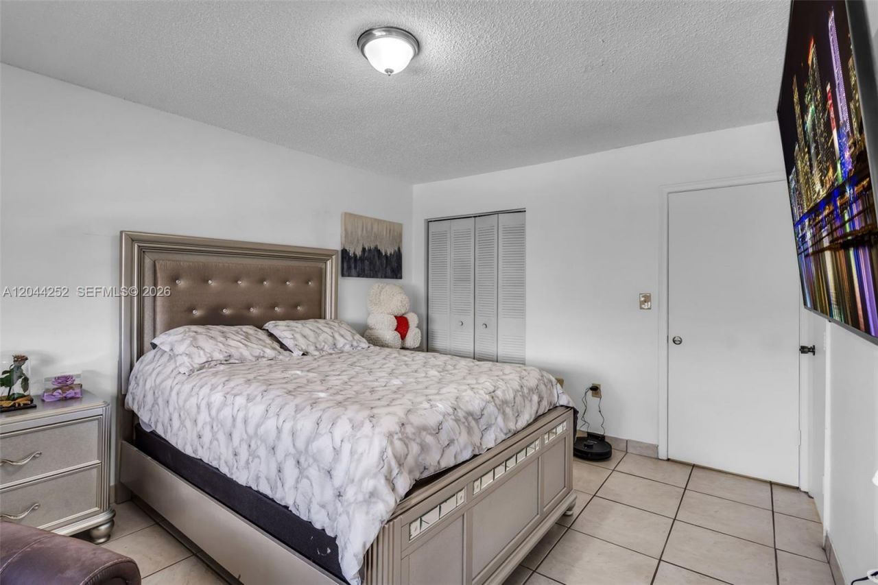 8186 NW 98th Ter, Unit 132, Hialeah Gardens, FL 33016 Photo