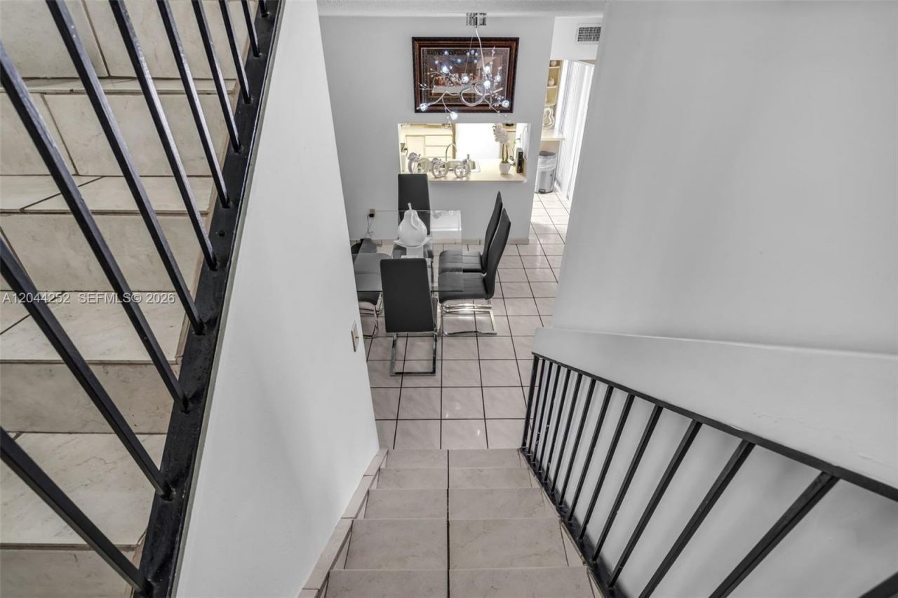 8186 NW 98th Ter, Unit 132, Hialeah Gardens, FL 33016 Photo
