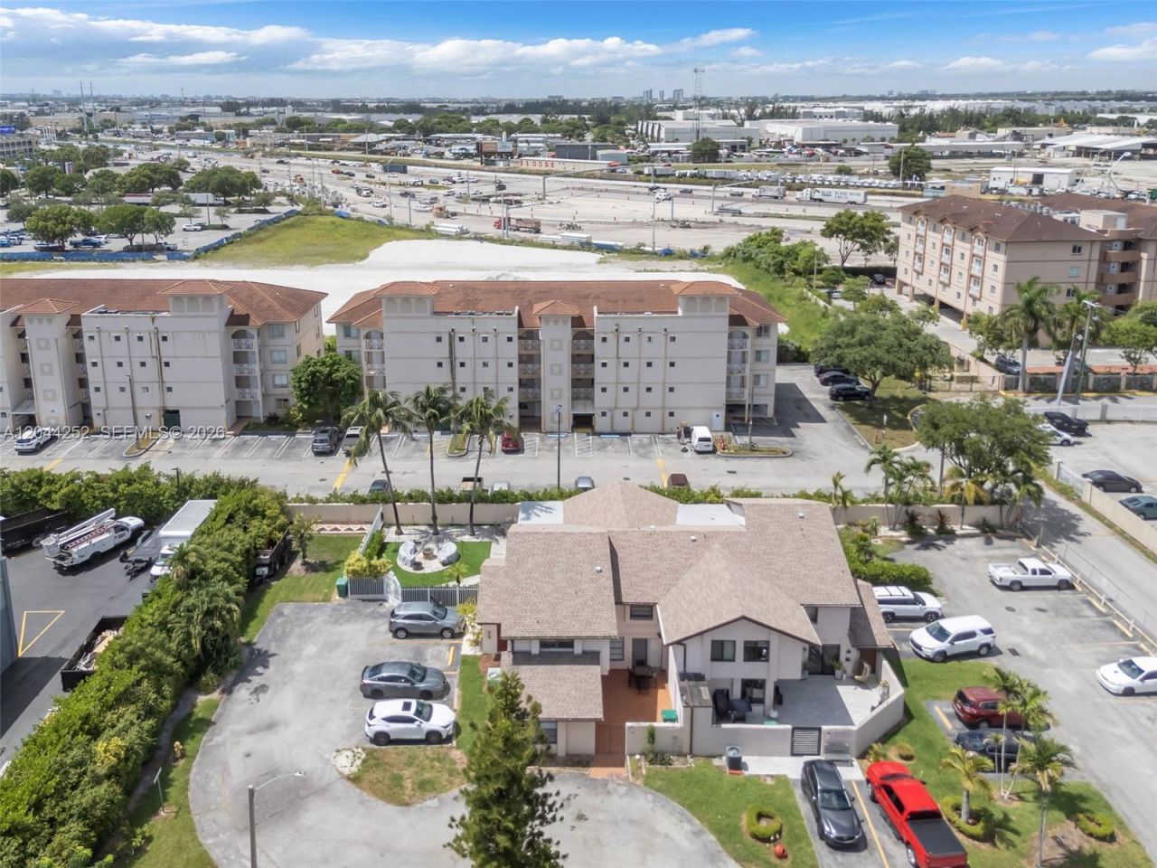 8186 NW 98th Ter, Unit 132, Hialeah Gardens, FL 33016 Photo