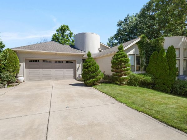 199 Amhurst Place , Valparaiso, IN 46385