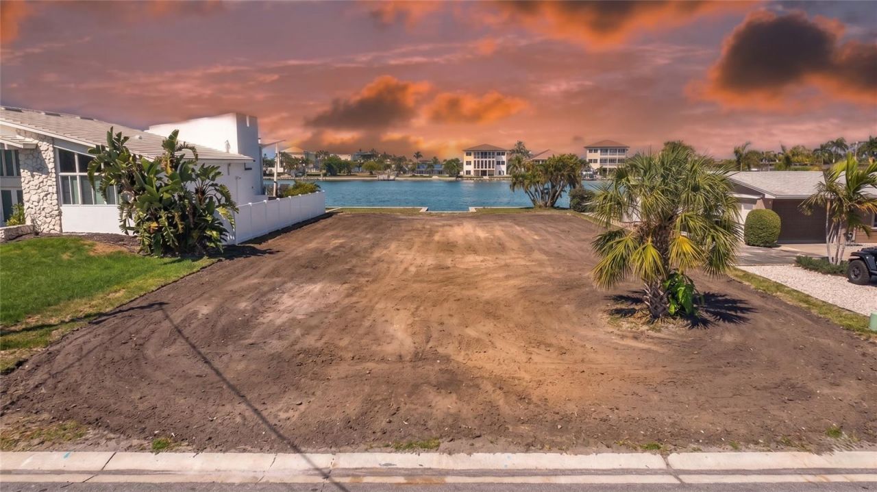 27 Dolphin Drive, Treasure Island, FL 33706 Photo
