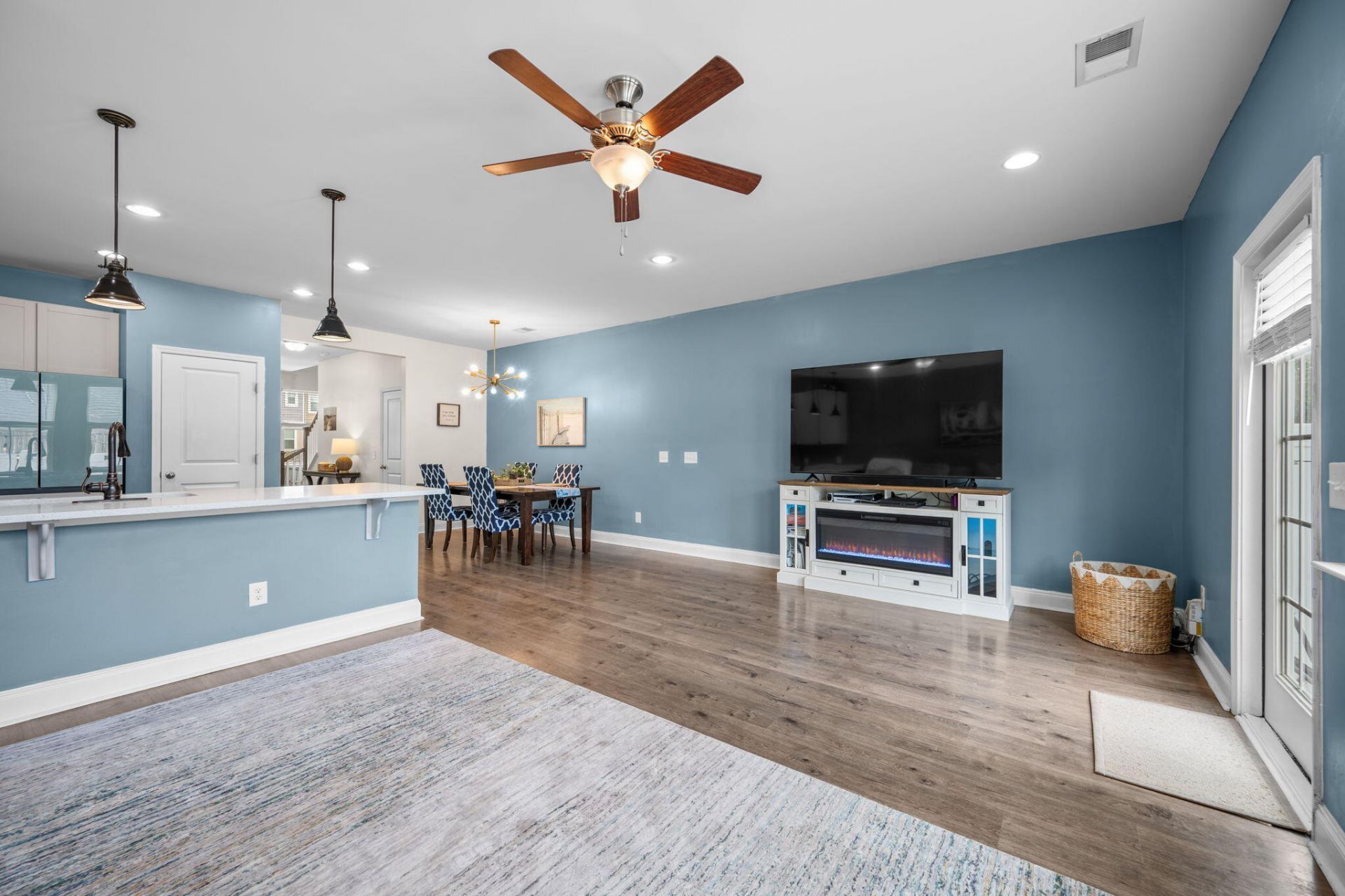 7857 Montview Road Photo 16