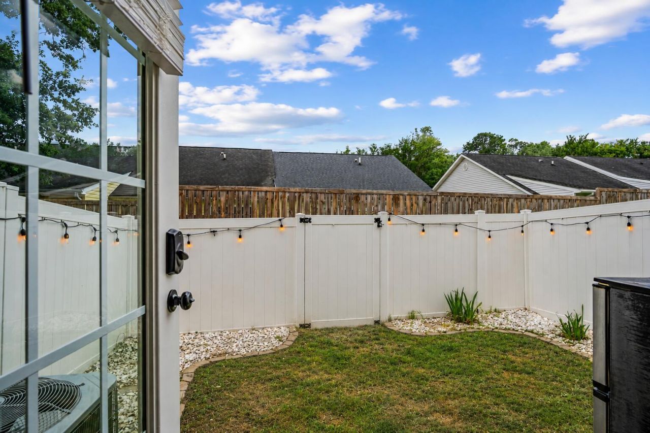 7857 Montview Road Photo 30