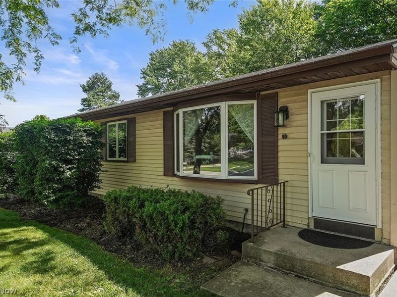 18765 Hearthstone Drive, Strongsville, OH 44136 Photo 4