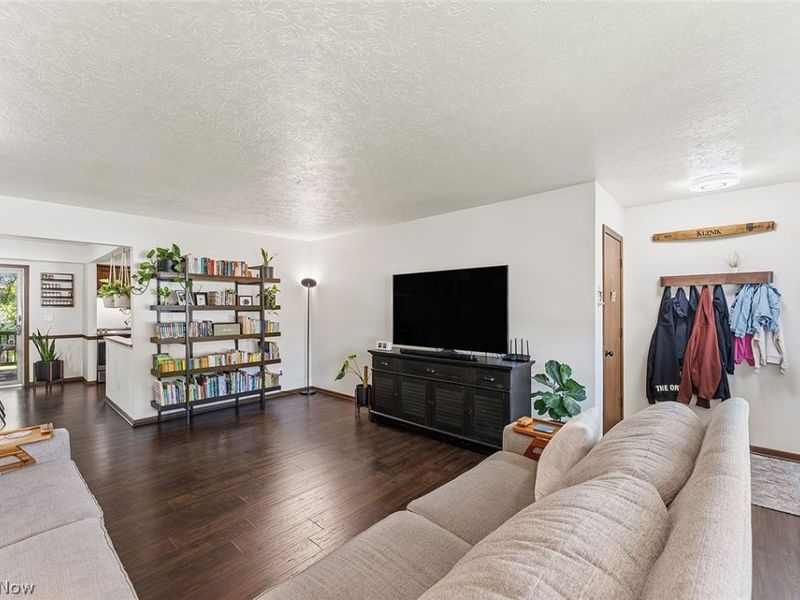 18765 Hearthstone Drive, Strongsville, OH 44136 Photo 8