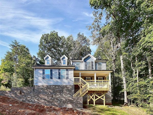 2595 Henry Falls Drive , Hickory, NC 28602