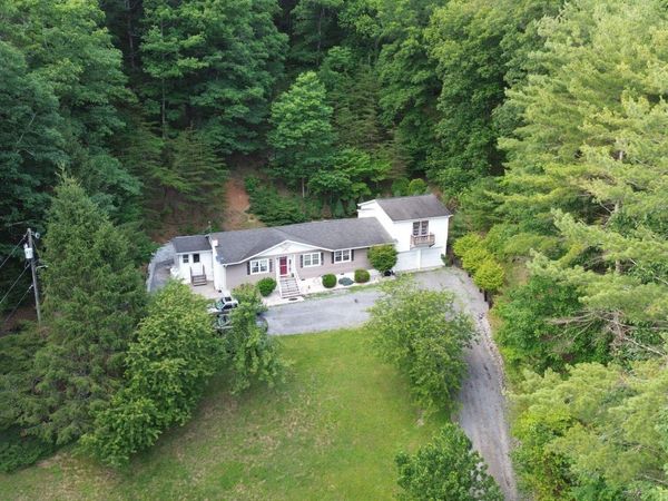 291 Woodlawn St, White Sulphur Springs, WV 24986