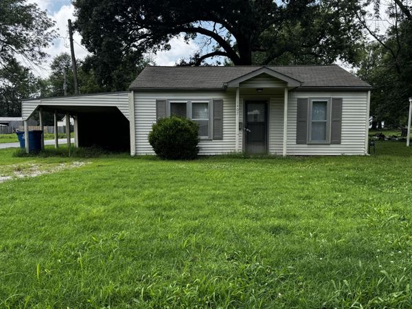 1407 Grand Street , Lamar, MO 64759